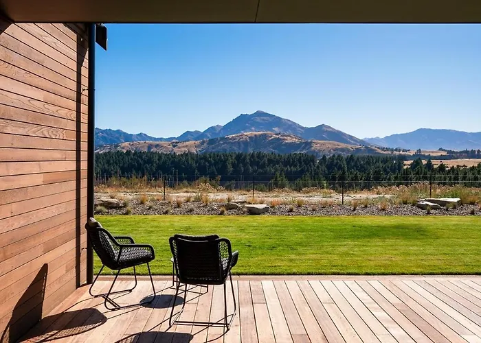 Holiday home Four-bedroom Alpine Retreat With Two Living Areas *