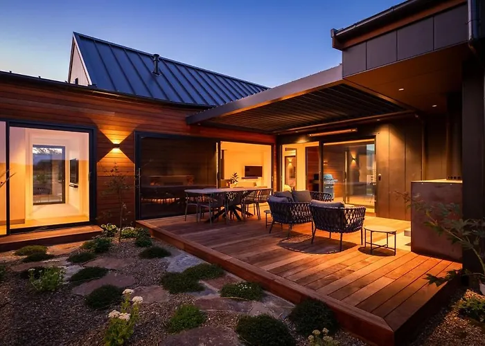 Holiday home Four-bedroom Alpine Retreat With Two Living Areas Wanaka